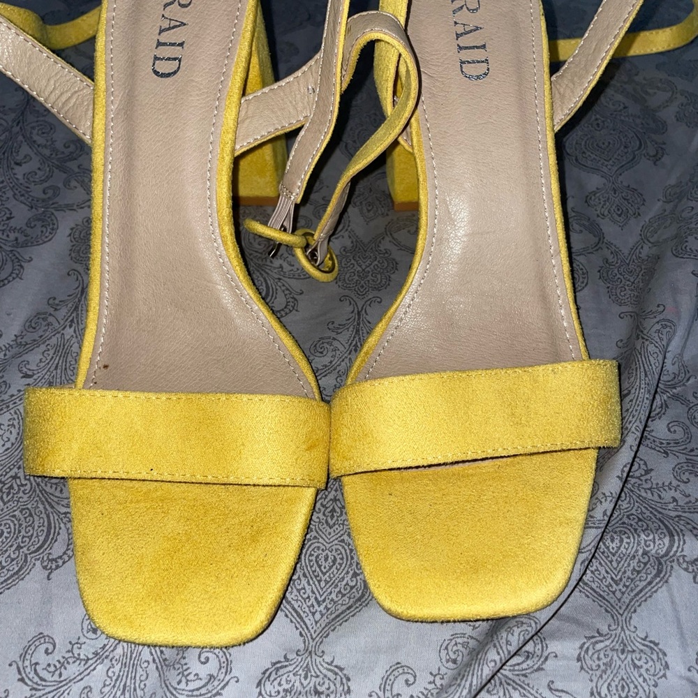 Heeled sandals by Raid